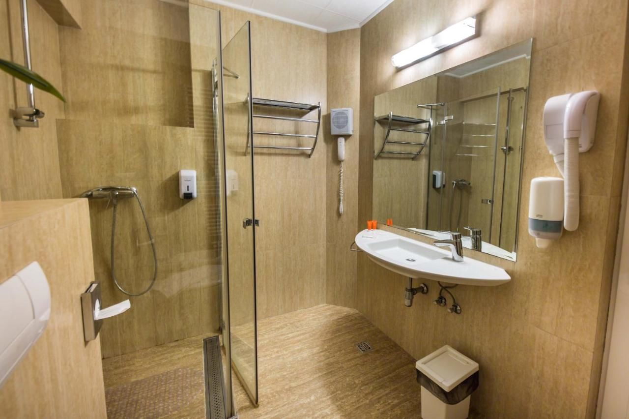 Отель Eden Grand Resort Предял