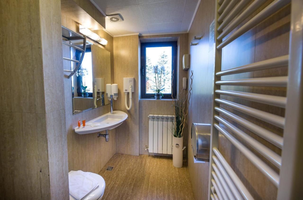 Отель Eden Grand Resort Предял