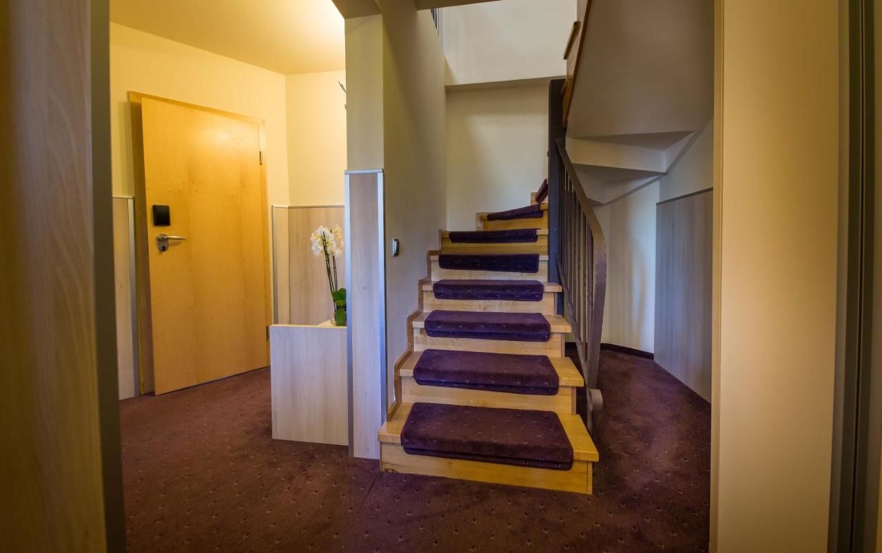 Отель Eden Grand Resort Предял