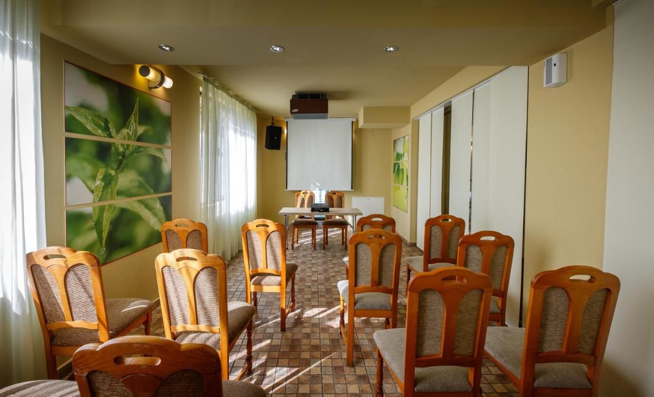 Отель Eden Grand Resort Предял-10