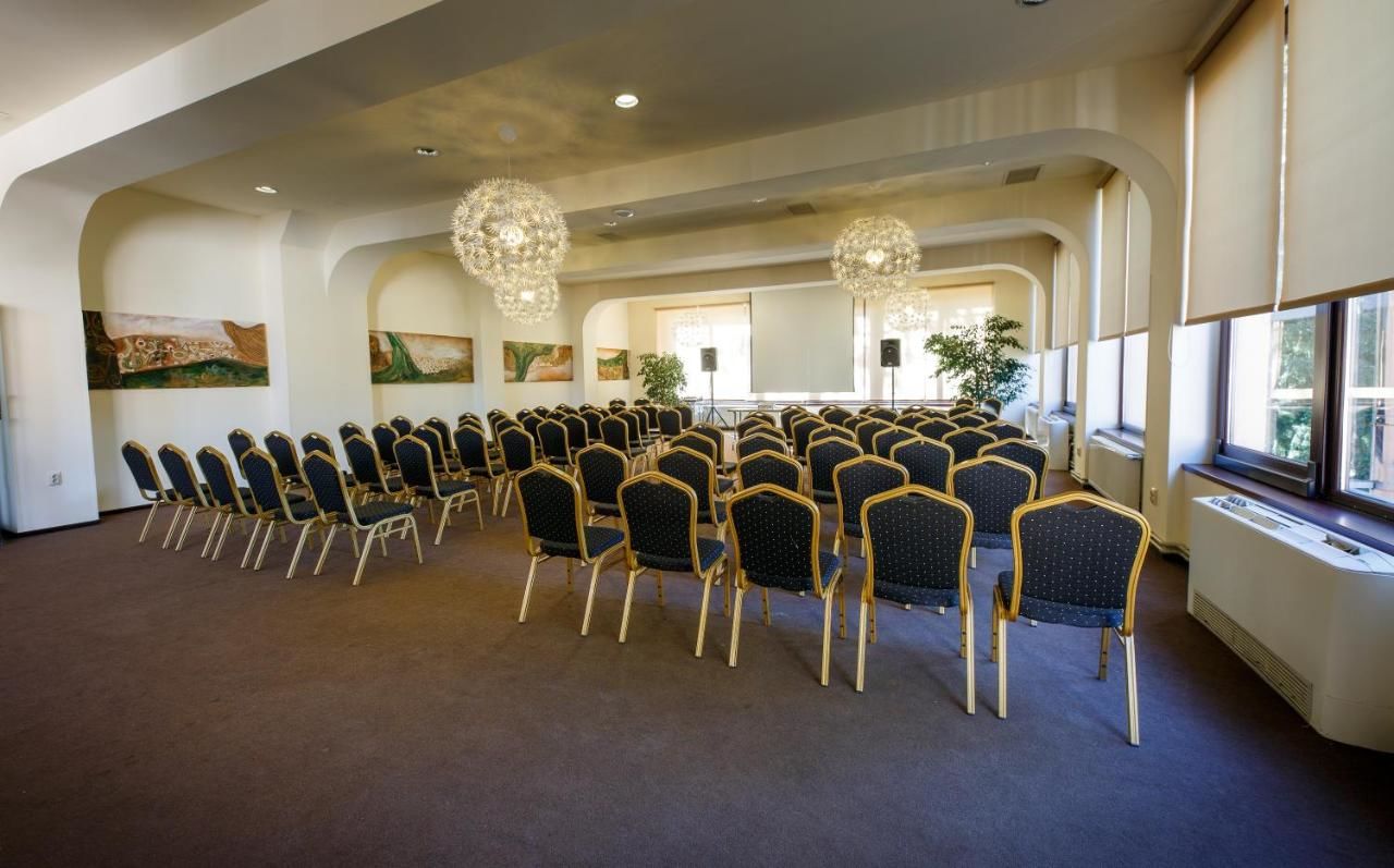 Отель Eden Grand Resort Предял-12